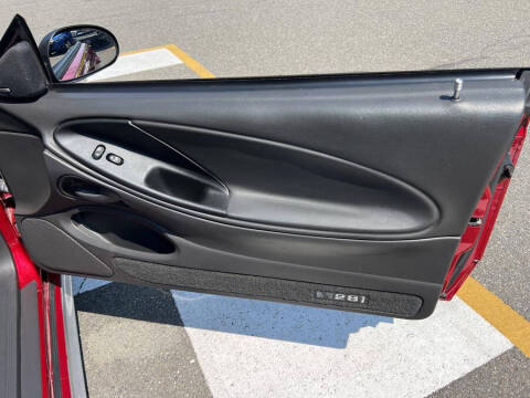 2004 Ford Mustang GT Deluxe