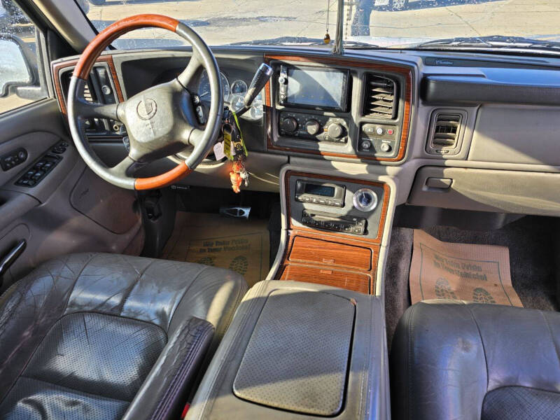 2002 Cadillac Escalade Base photo 12