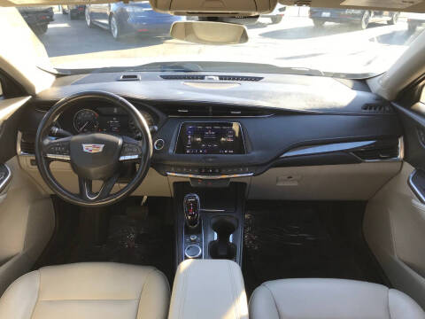 2023 Cadillac XT4 Luxury