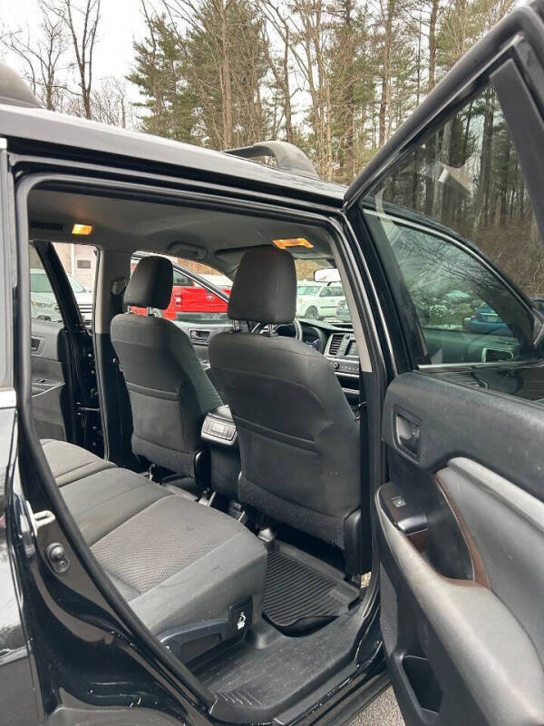 2019 Toyota Highlander LE