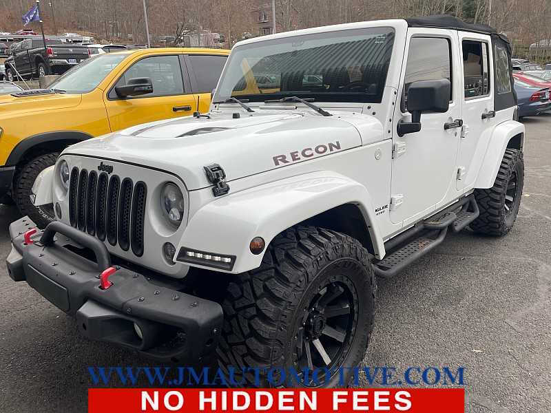 2014 Jeep Wrangler Unlimited Sahara's photo