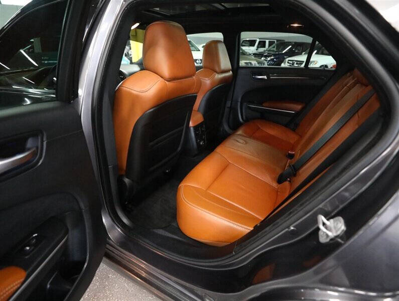 2013 Chrysler 300 SRT8