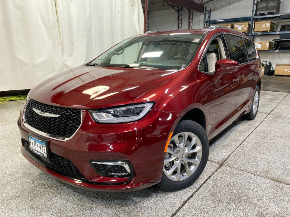 2021 Chrysler Pacifica for sale at Victoria Auto Sales in Victoria, MN