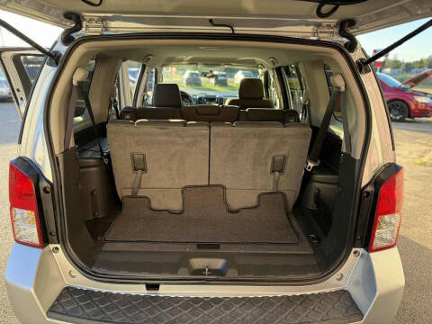 2008 Nissan Pathfinder LE