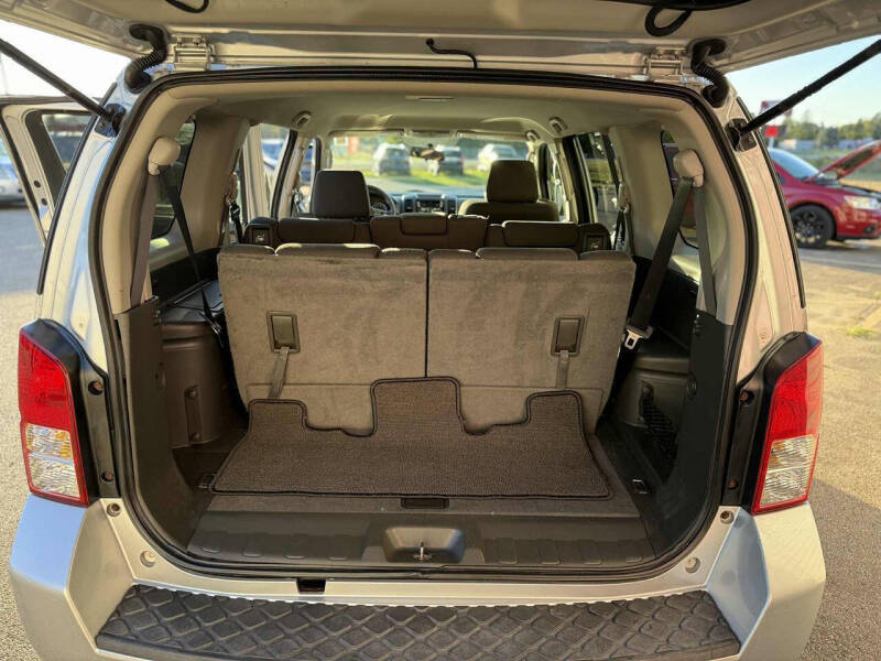 2008 Nissan Pathfinder LE