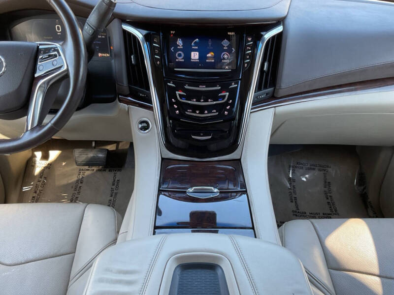 2015 Cadillac Escalade Luxury