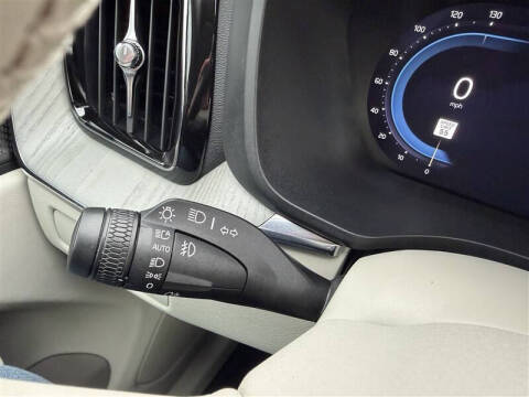 2024 Volvo XC60 B5 Plus Dark Theme