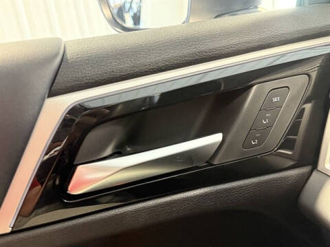 2025 Mitsubishi Outlander PHEV SEL