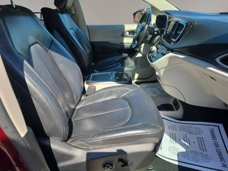 2017 Chrysler Pacifica Touring-L Plus