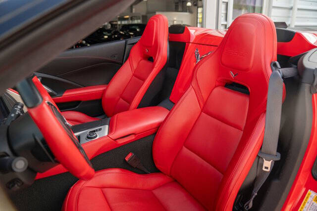 2015 Chevrolet Corvette 13