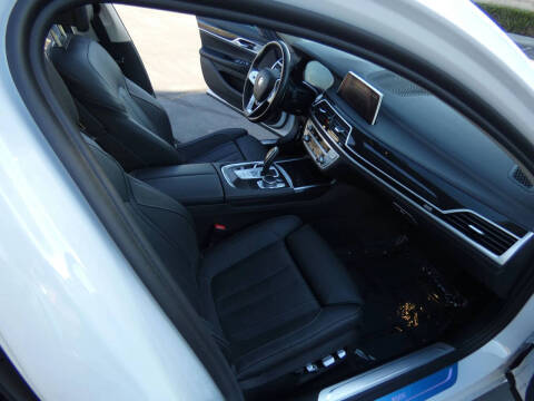 2022 BMW 7 Series 745e xDrive