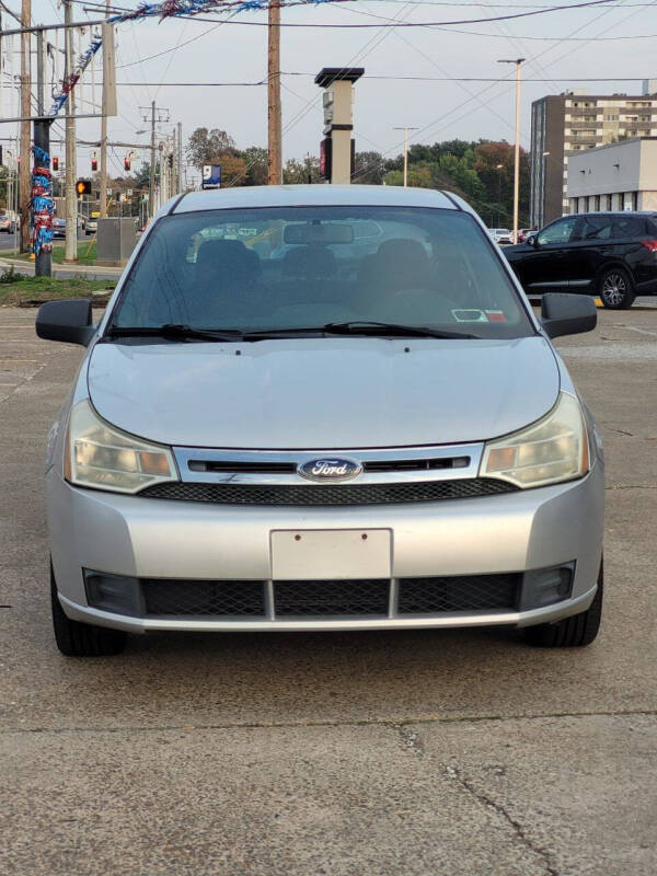 2010 Ford Focus SE photo 3