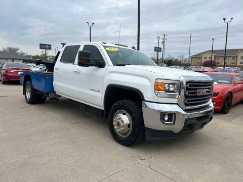 2015 GMC Sierra 3500HD for sale at Auto House of Bloomington in Bloomington IL