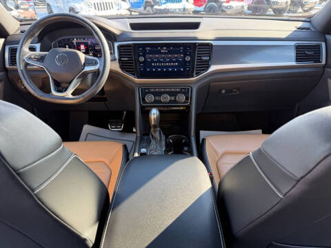 2022 Volkswagen Atlas Cross Sport V6 SEL Premium R-Line 4Motion