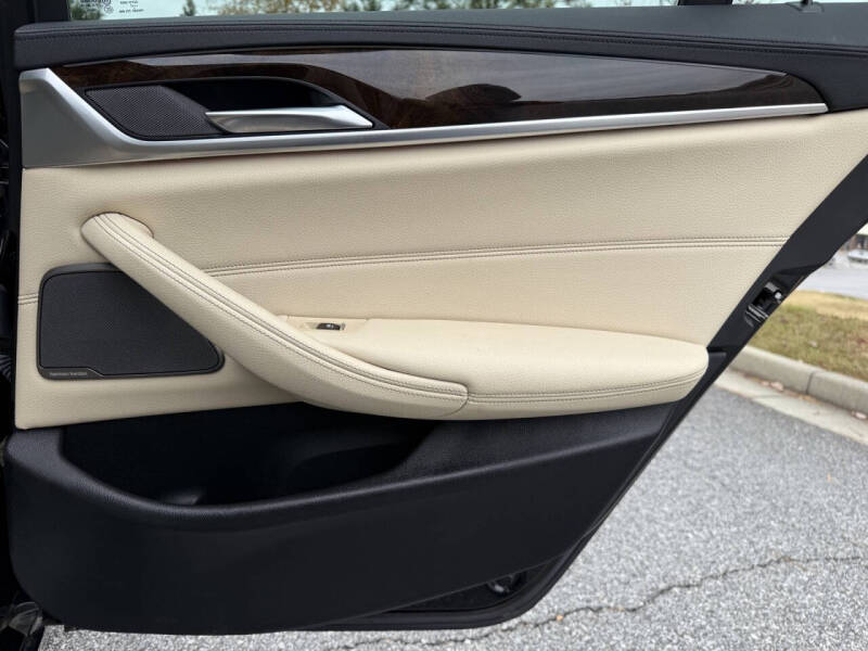 2018 BMW 5 Series 540i