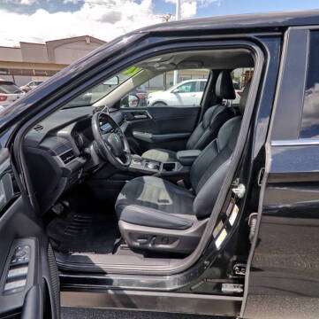 2024 Mitsubishi Outlander SE