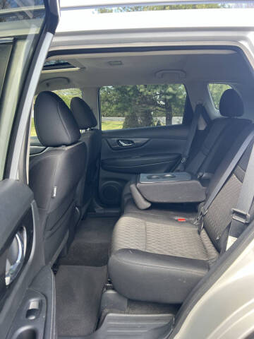 2017 Nissan Rogue SV