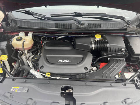 2017 Chrysler Pacifica Touring-L