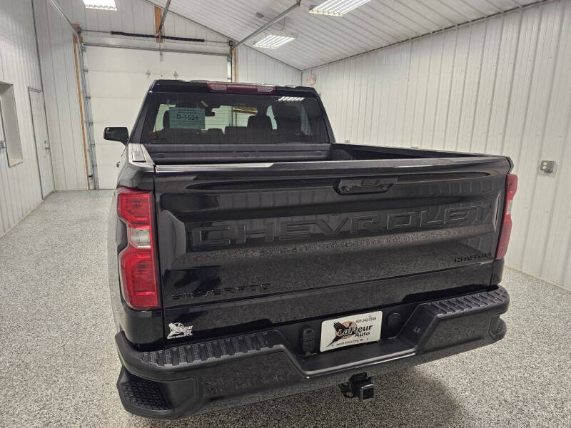 2023 Chevrolet Silverado 1500 Custom photo 4