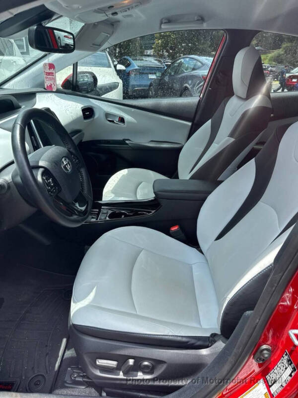 2019 Toyota Prius LE