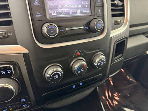 2024 RAM 1500 Classic SLT