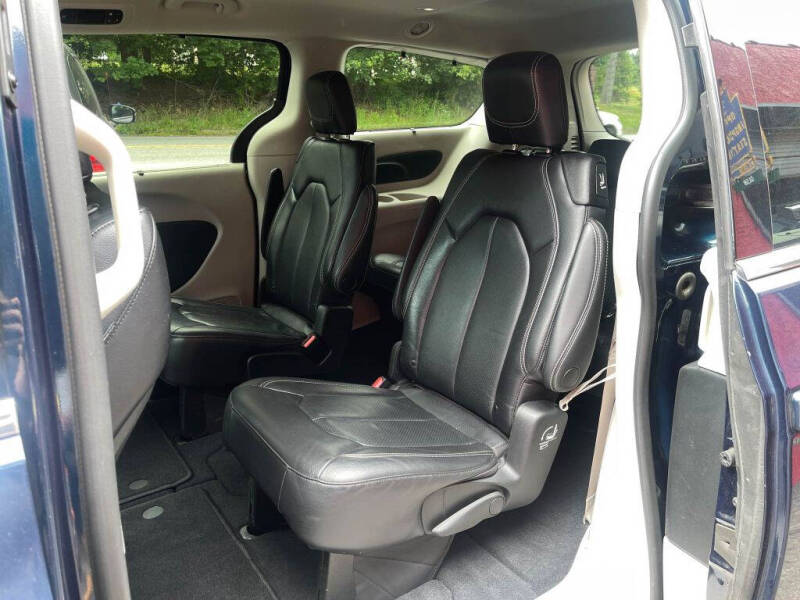 2022 Chrysler Pacifica Touring L