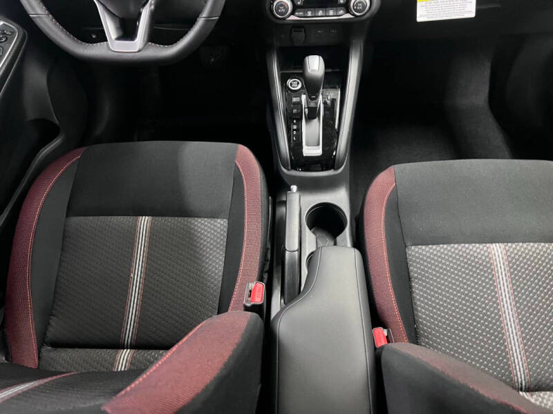 2025 Nissan Versa SR