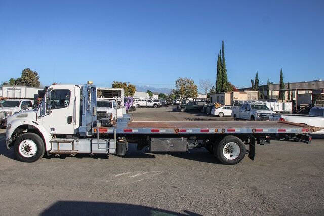 2015 Freightliner M2 106