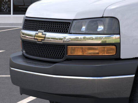 2025 Chevrolet Express 3500