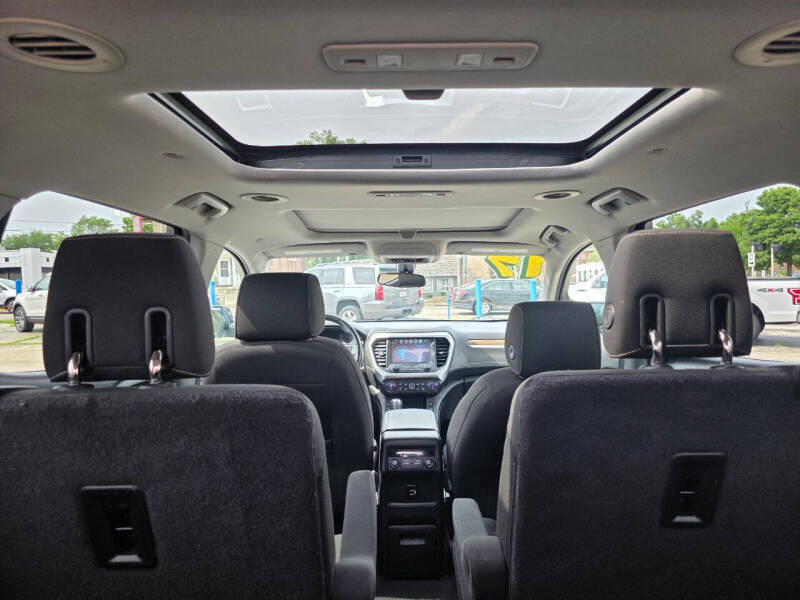 2017 GMC Acadia SLE-2