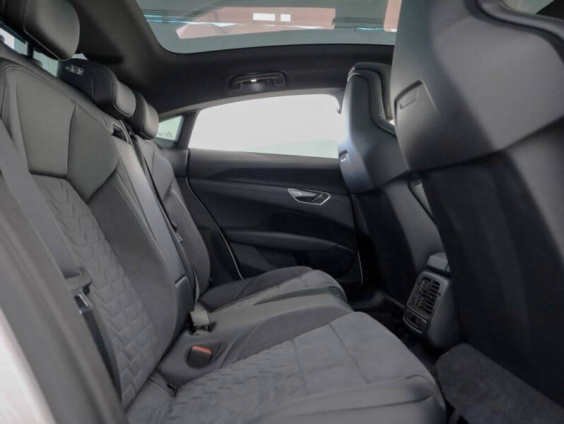 2022 Audi e-tron GT quattro Premium Plus