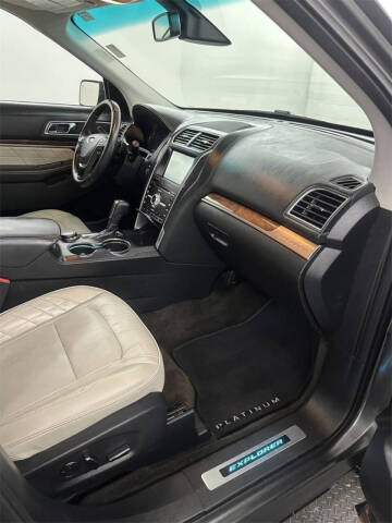2016 Ford Explorer Platinum