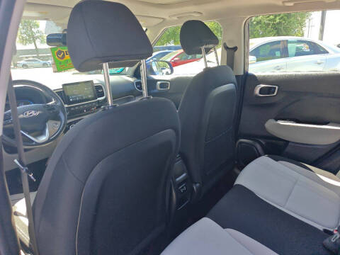 2025 Hyundai Venue SEL