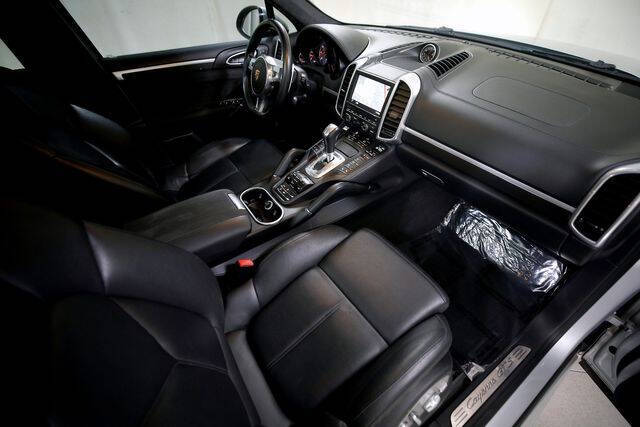 2014 Porsche Cayenne GTS