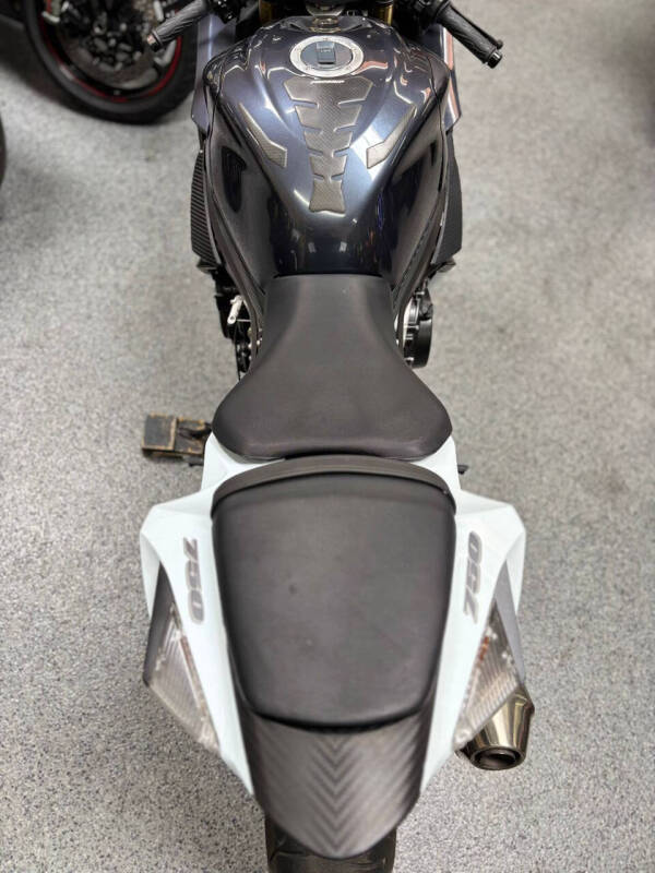 2015 Suzuki GSX-R750