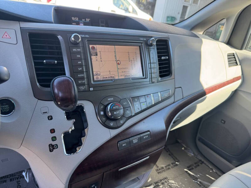 2012 Toyota Sienna XLE 8-Passenger