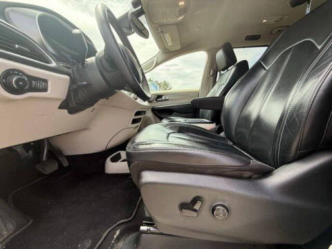 2022 Chrysler Pacifica Touring L