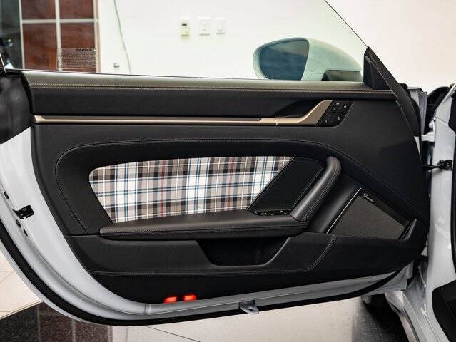 2025 Porsche 911 Turbo