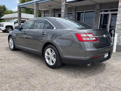 2018 Ford Taurus SEL