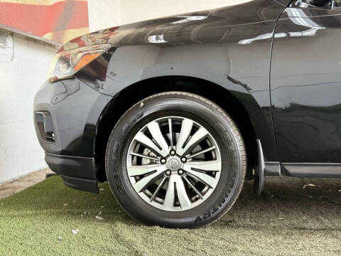 2020 Nissan Pathfinder S