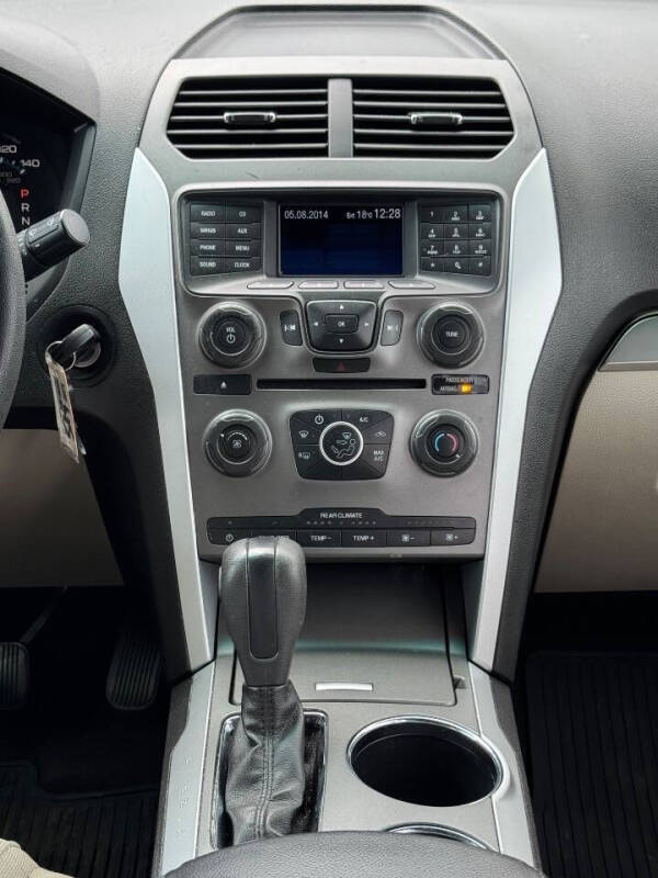 2014 Ford Explorer