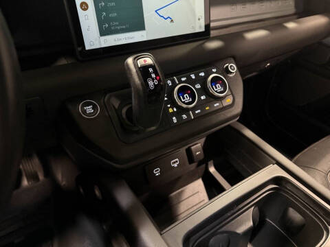 2024 Land Rover Defender 90 P400 X-Dynamic SE