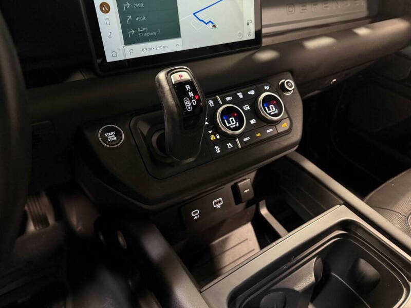 2024 Land Rover Defender 90 P400 X-Dynamic SE