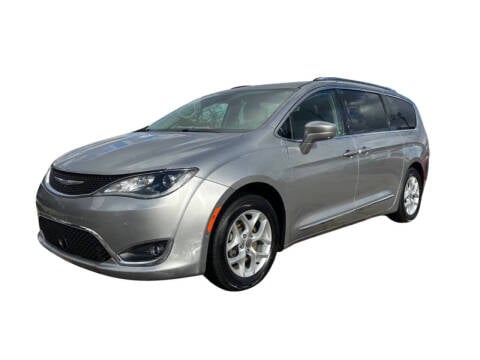 2018 Chrysler Pacifica for sale at Averys Auto Group in Lapeer MI