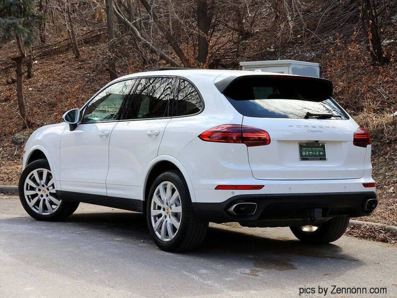 2017 Porsche Cayenne Platinum Edition