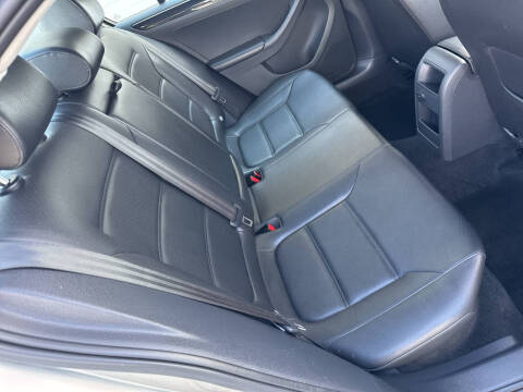 2016 Volkswagen Jetta 1.8T SEL Premium