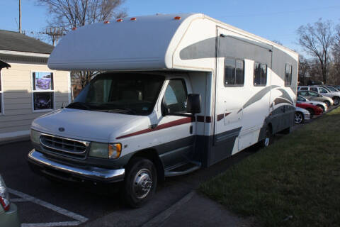 2002 Ford E-Series for sale at Auto Bahn Motors in Winchester VA