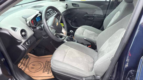 2015 Chevrolet Sonic LS Manual