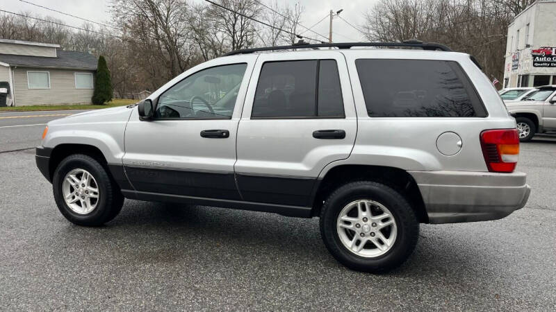 2004 Jeep Grand Cherokee Laredo photo 22