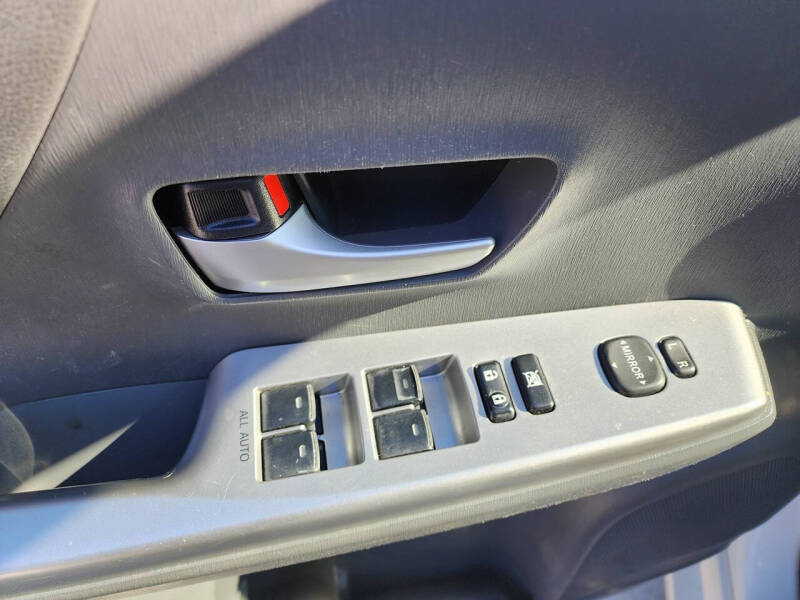 2014 Toyota Prius v Two